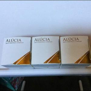ALUCIA AnTI WRINKLE COMPLEX